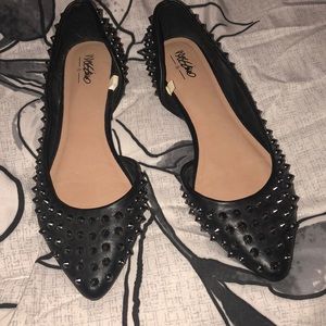 Spiked Flats